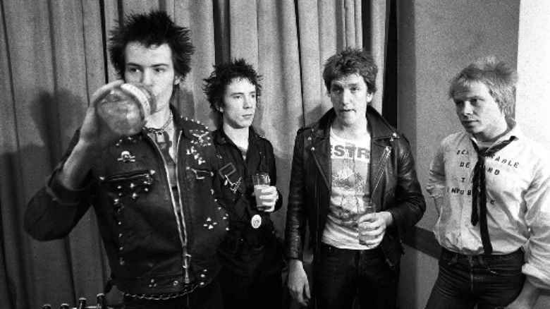 La nascita del punk: 45 anni fa l’intervista di Bill Grundy ai Sex Pistols