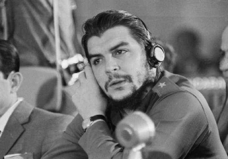 53 anni fa veniva assassinato Che Guevara moriva il ribelle, nasceva il mito (3)