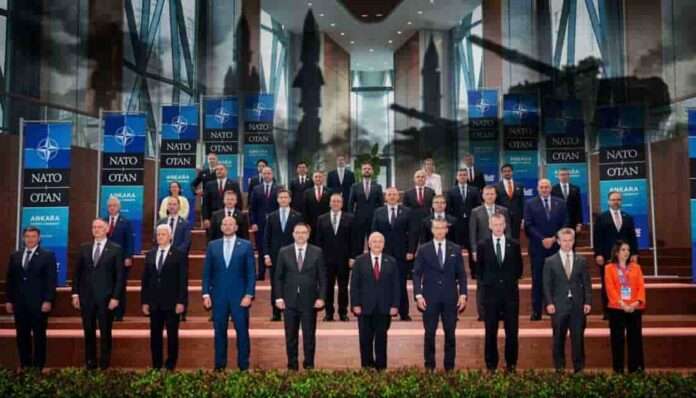 Ankara, la NATO sceglie i missili, l'Europa dei cittadini è solo un fastidio