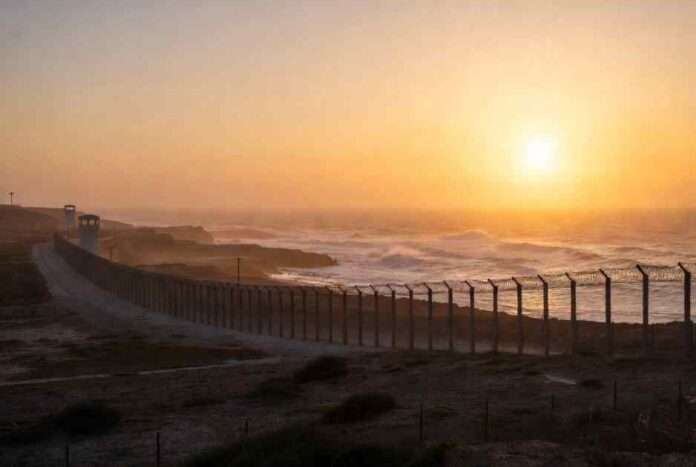 Ceuta, la bomba diplomatica che l'Italia scambia per invasione