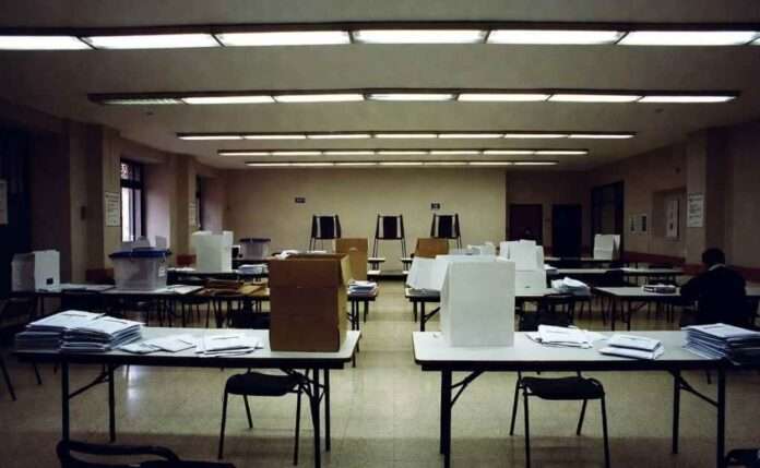Democrazia anoressica alle urne resta solo lo scheletro del sistema
