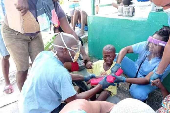 Devastante terremoto ad Haiti. Primi soccorsi da quei 'terroristi' di Cuba...