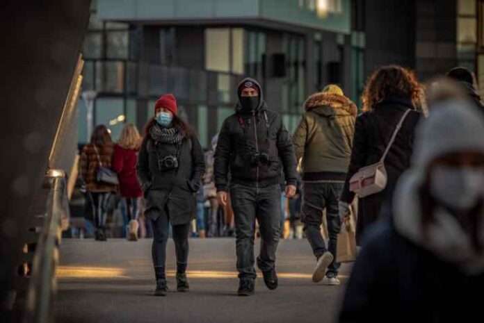 Distanziamento fisico e distanziamento sociale non sono sinonimi: a pensar male...