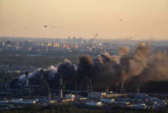 Droni su Mosca, miliardi a Kiev l’Europa rilancia una guerra senza uscita