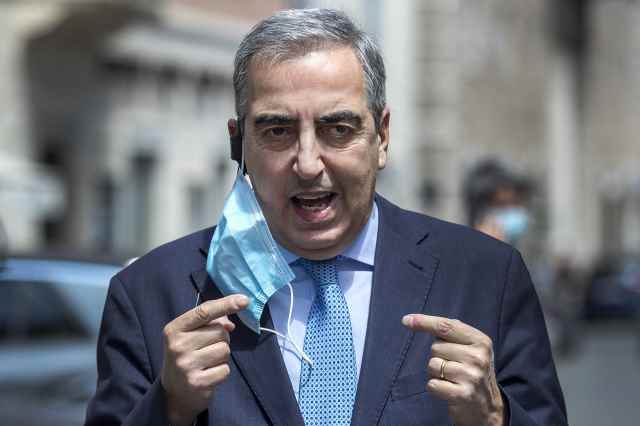 Enrico Michetti candidato sindaco a Roma: il professore che ama il saluto romano