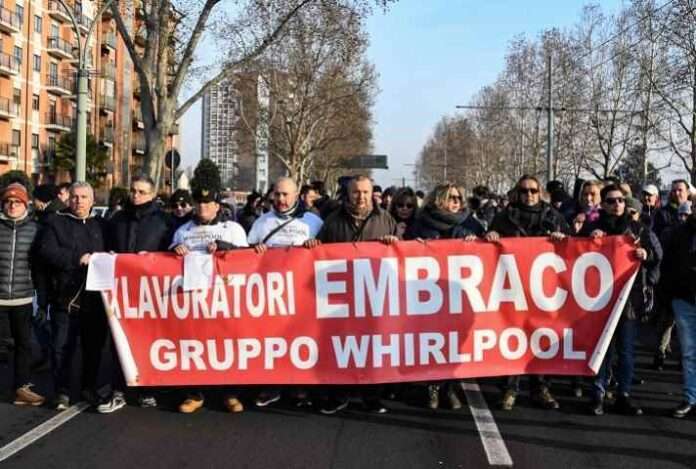 Alla Ex-Embraco 4 anni di lotte in fumo: finisce la cassa integrazione, lunedì lettere di licenziamento.