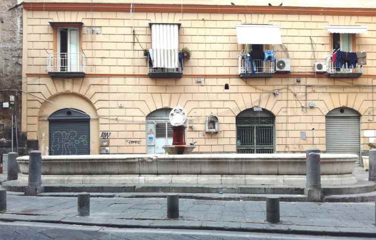Tesori napoletani: Fontana della Scapigliata e Fontana del Capone