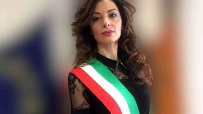 Francesca Benevento, candidata di Michetti no vax e antisemita: “Speranza ebreo. Nel vaccino microchip”