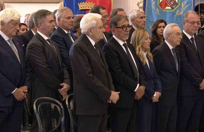 Funerali di Stato per chi lo Stato voleva ridurre all'osso