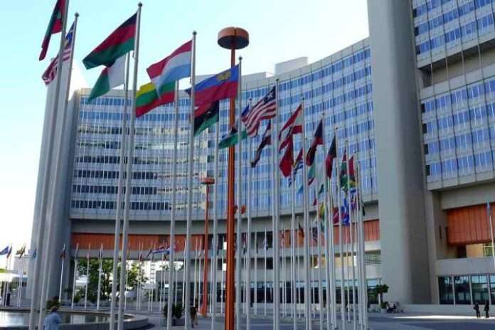 Guerra in Ucraina: la diplomazia si muove sotto traccia