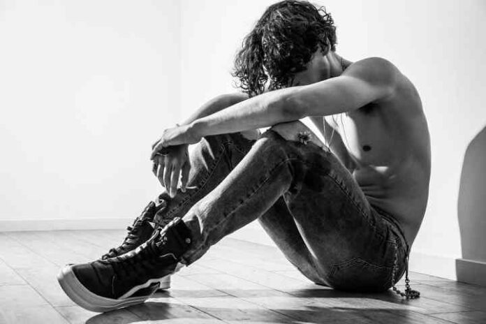 I giovani rinchiusi nel recinto del noi e loro
