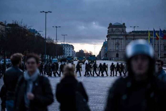 Il capitalismo di guerra ha un alleato lo Stato di polizia