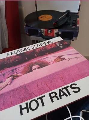 Il ritorno del vinile: essere à la page ascoltando un 33 giri