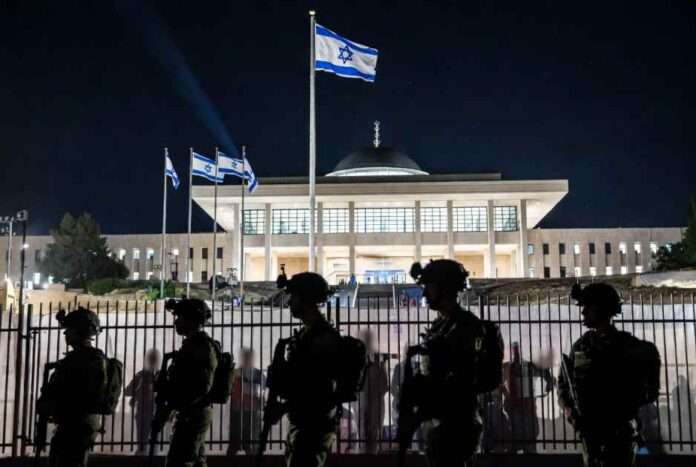 Israele approva all'unanimità i tribunali etnici, l’Europa applaude in silenzio
