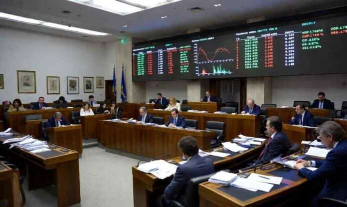 La ballata della finanziaria austerità, ipocrisie e la resa dello Stato ai mercati