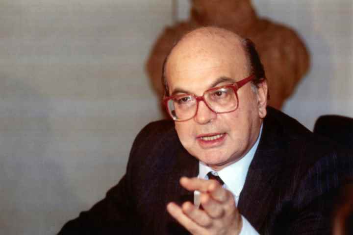 La dannazione della sinistra è la narrazione degli ex