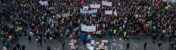La farsa della democrazia s