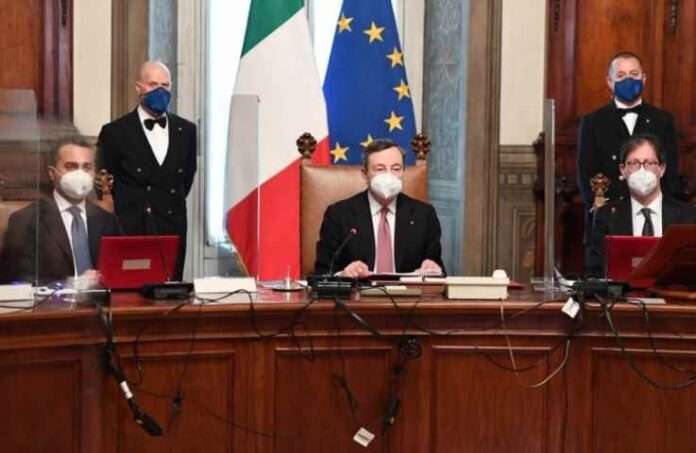 La prima manovra economica di Draghi: si scrive 'riforme', si legge 'tagli'