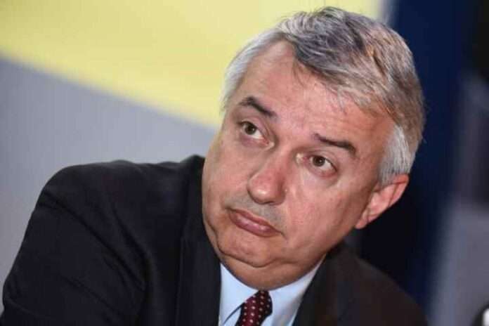 Liberali all'italiana: ambasciatore di Cuba critica Repubblica e Molinari lo blocca su twitter