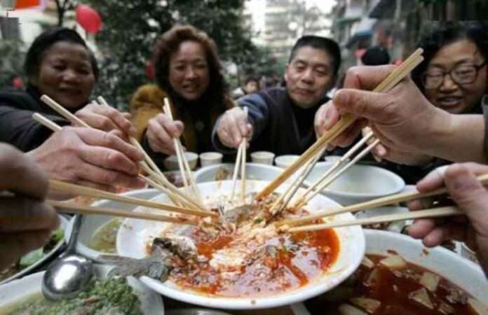 Lo spreco alimentare in Cina diventa un crimine 