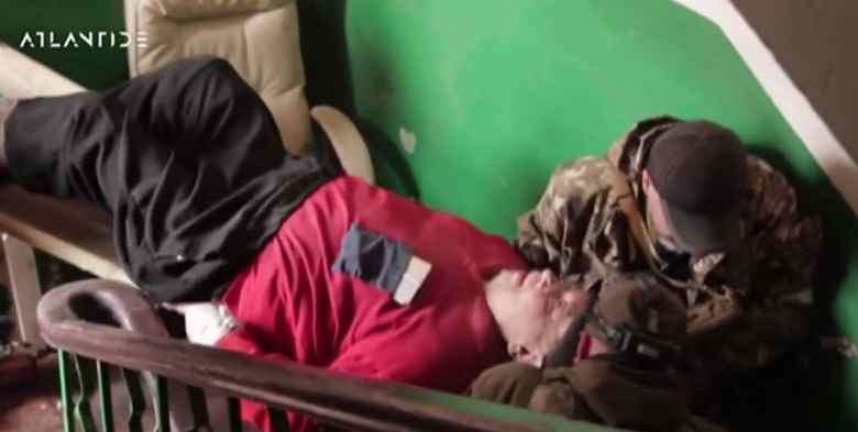 Mariupol, la trana scelta di La7 che trasmette immagini dove i civili accusano i militari ucraini (video) 2