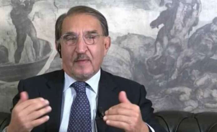 La Russa presenta l’odg di FdI: “Per le spese militari prendere i soldi dal reddito di cittadinanza ”
