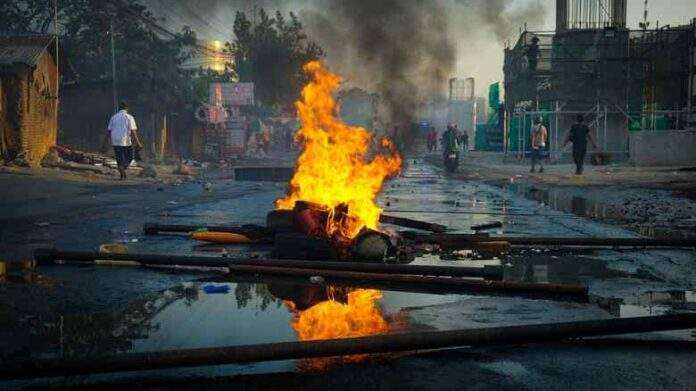 Perù, si aggrava il bilancio degli scontri contro il governo golpista: 17 morti