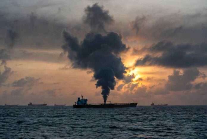 Petrolio a 100 dollari gli Houthi aprono il secondo fronte che Trump non aveva previsto
