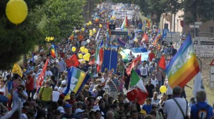 Repubblica ora attacca anche la marcia per la pace di Assisi