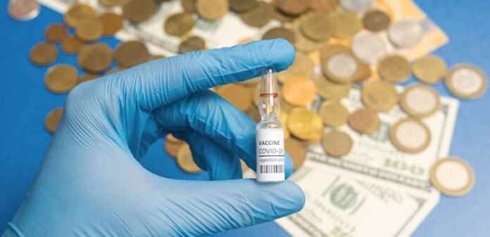 Rivelato contratto Pfizer-UE prezzi alti e immunità per eventuali danni