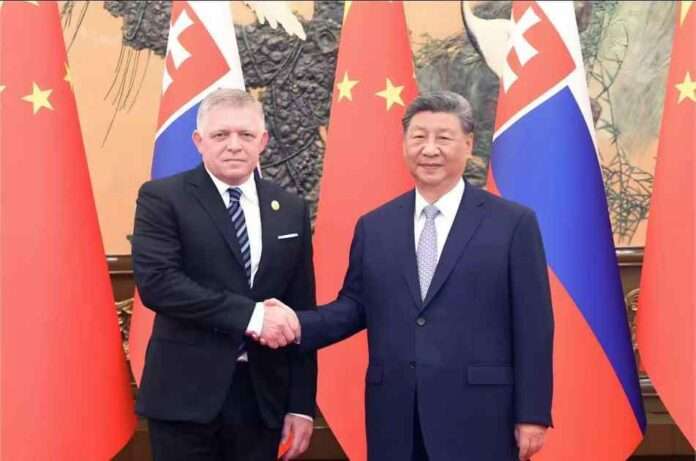 Robert Fico sfida l’UE a Pechino per la pace mentre l’Europa resta cieca