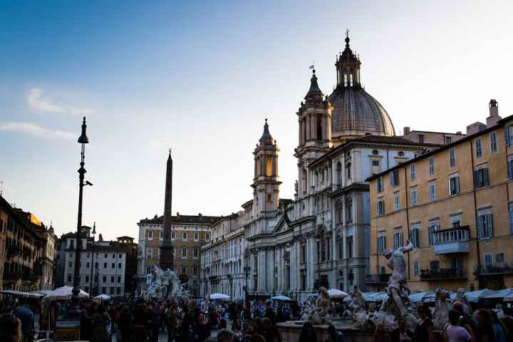 Roma, scandalo affitti: 13 euro in centro. Case popolari a imprenditori