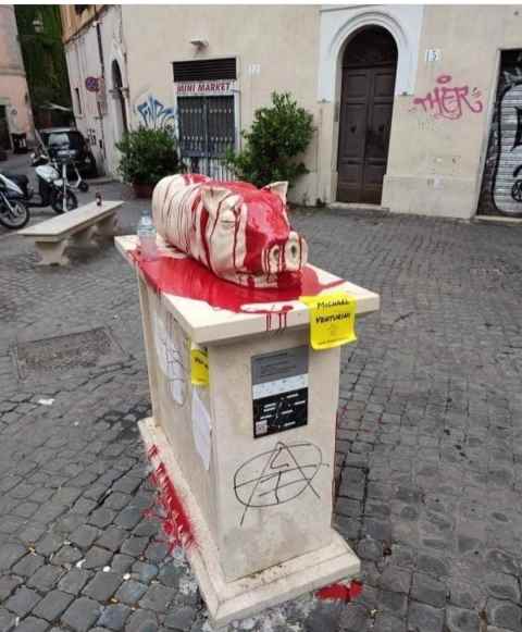 Roma tra trash e mozione degli affett(at)i: eh no, la porchetta proprio no!