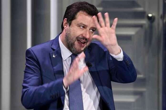 Salvini spara bufala enorme contro la legge sull'omofobia