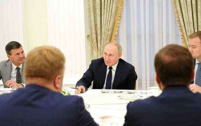 Sanzioni, armi e isolamento. Ma si scopre una Russia solida. E lo dice l'Economist...