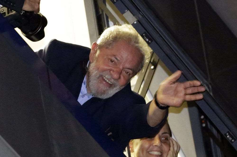 Lula è pronto a salvare il Brasile da Bolsonaro