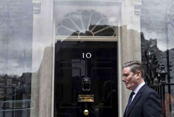 Starmer fa una cosa giusta si dimette. La Gran Bretagna paga il conto dell'Ucraina (e di Gaza)