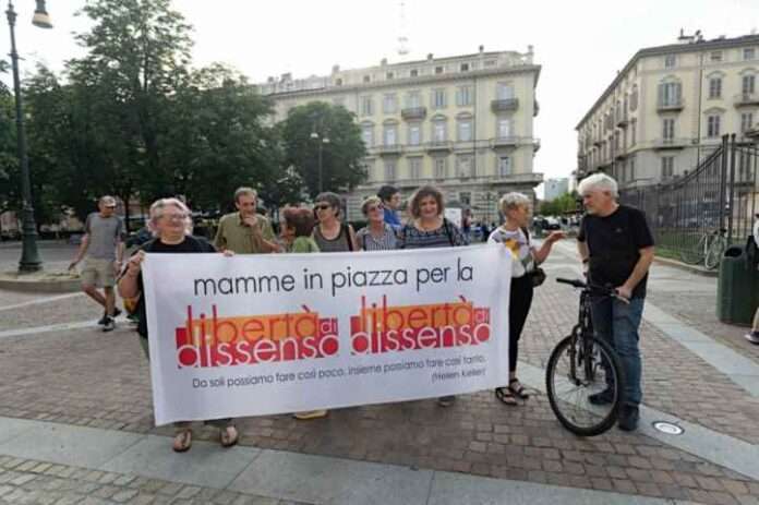 Studenti arrestati a Torino, le mamme “Sono tutti incensurati, non hanno potuto parlare con gli avvocati