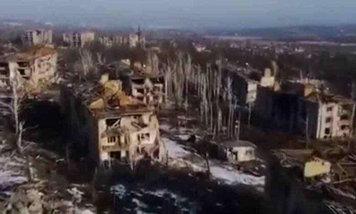 Ucraina, Bakhmut circondata