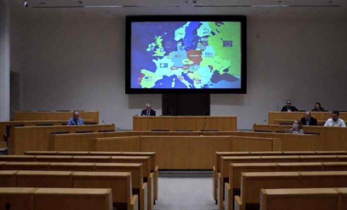 Unanimismo atlan­tista l'Emilia (ex rossa) lancia la nuova frontiera del pensiero unico