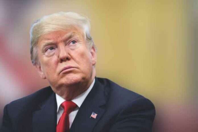 Usa, Trump loda i vaccini e i suoi fan lo fischiano