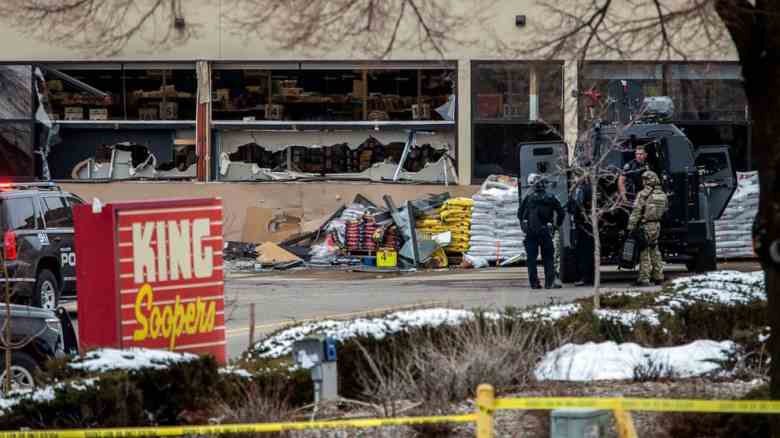 Usa, ennesima strage della follia: 10 morti in un supermercato in Colorado