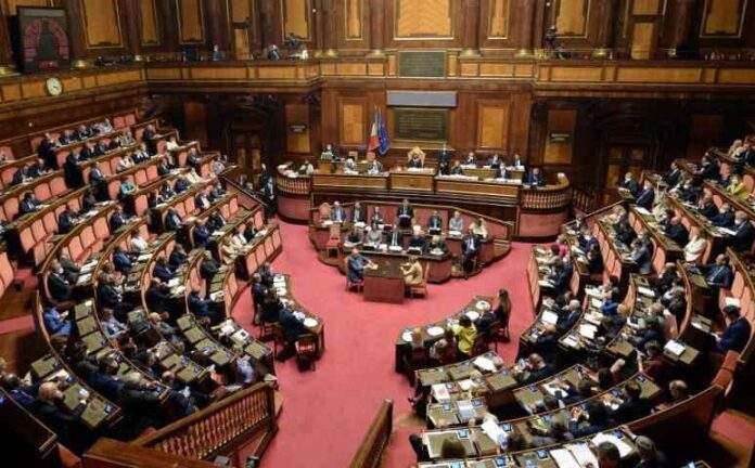 Armi all'Ucraina, tutti insieme confusamente