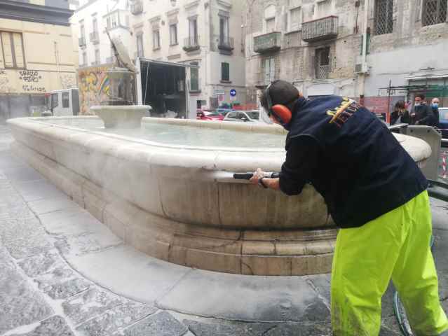 Tesori napoletani: Fontana della Scapigliata e Fontana del Capone