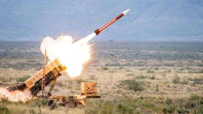 L'amministrazione Usa si mostra ora restia a concedere l’uso a Kiev dei propri sistemi di difesa anti-aerea come i missili Patriot per diverse ragioni. Tra guerra e mercato.