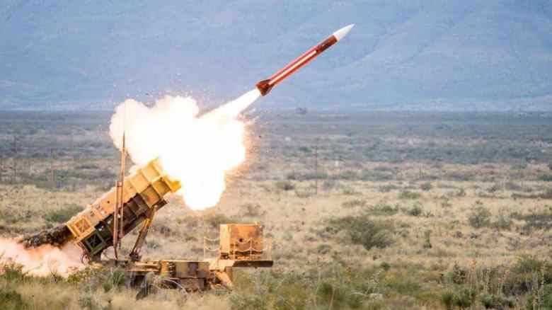 L'amministrazione Usa si mostra ora restia a concedere l’uso a Kiev dei propri sistemi di difesa anti-aerea come i missili Patriot per diverse ragioni. Tra guerra e mercato.