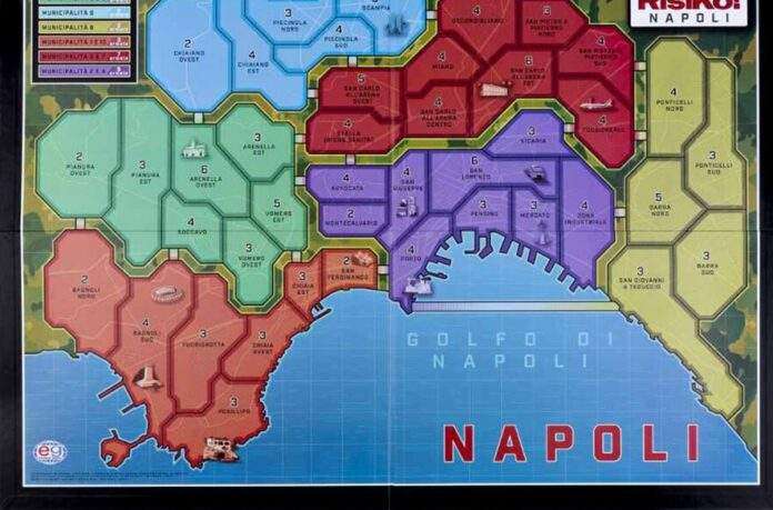 E il Risiko muove i suoi carri armati su Napoli: sfida tra quartieri