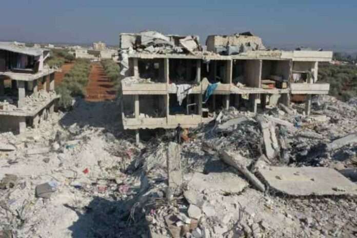 Missili israeliani e sanzioni occidentali contro la Siria terremotata